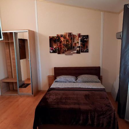 Studio Apartments In Center Mini 5 Поверх Без Ліфту Ivano Frankivsk Bagian luar foto