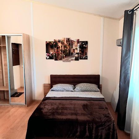 Studio Apartments In Center Mini 5 Поверх Без Ліфту Ivano Frankivsk Bagian luar foto