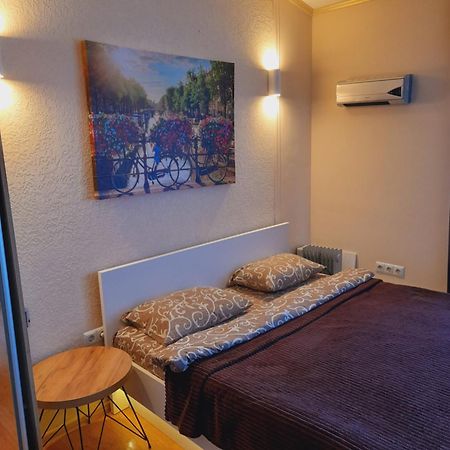 Studio Apartments In Center Mini 5 Поверх Без Ліфту Ivano Frankivsk Ruang foto
