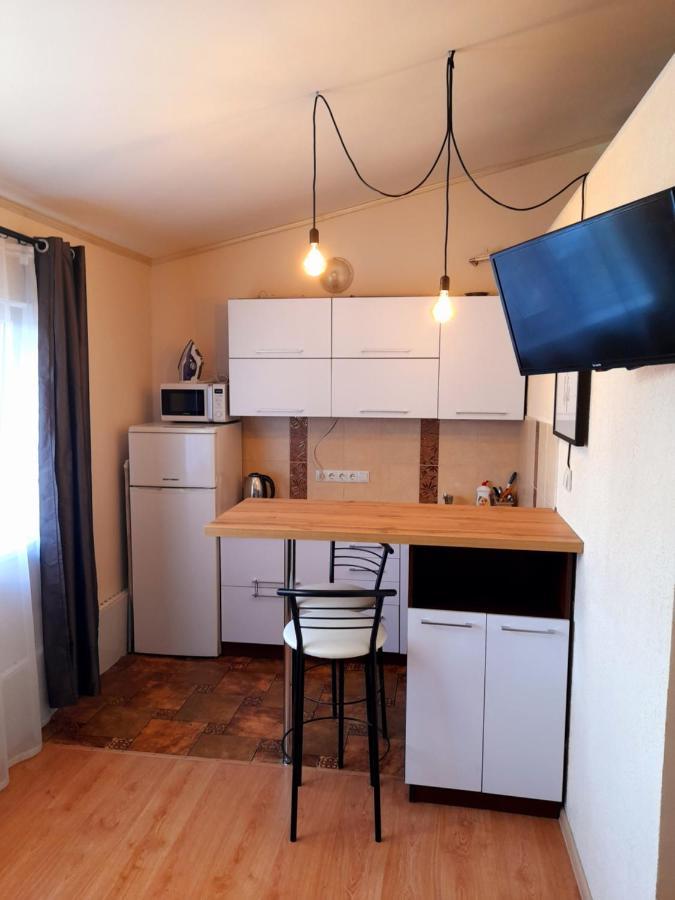 Studio Apartments In Center Mini 5 Поверх Без Ліфту Ivano Frankivsk Bagian luar foto